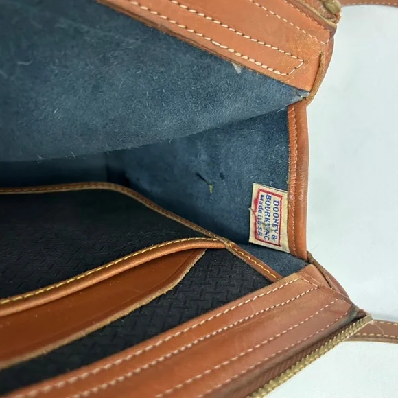 Vintage Dooney & Bourke All Weather Leather Crossbody/Satchel in Dk Blue/Tan - Picture 13 of 16